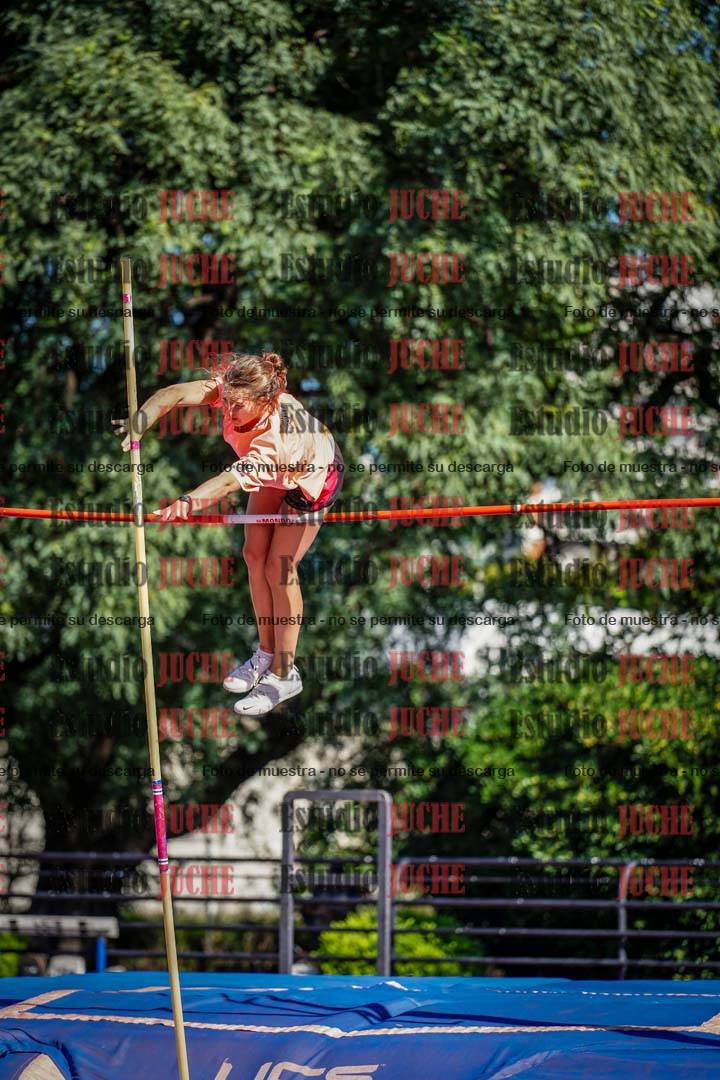 Fotos del salto con garrocha de mujeres y varones