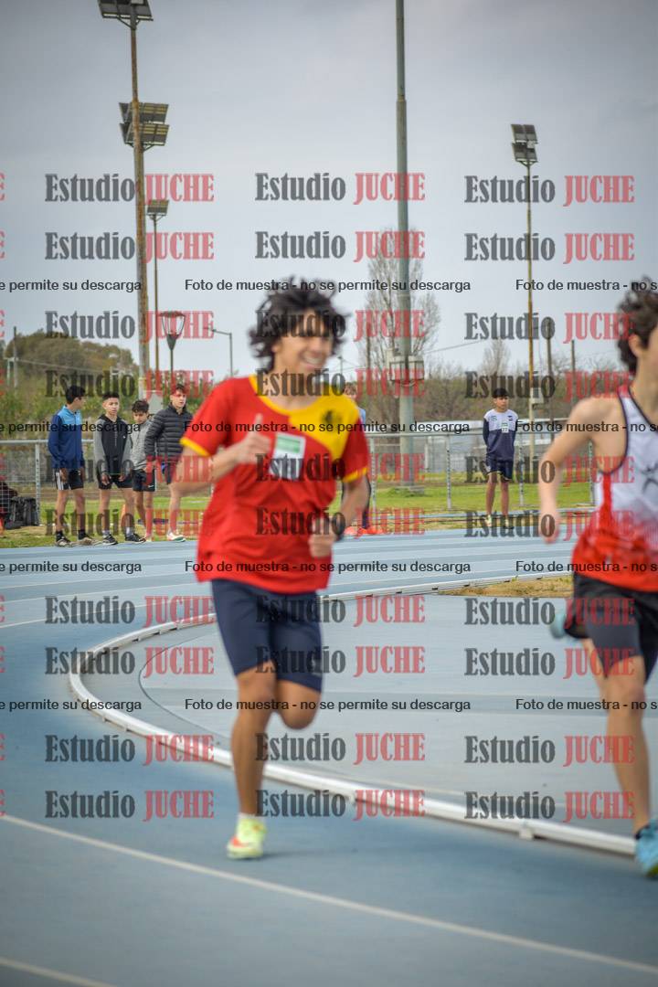 Fotos de los 600 m llanos de varones