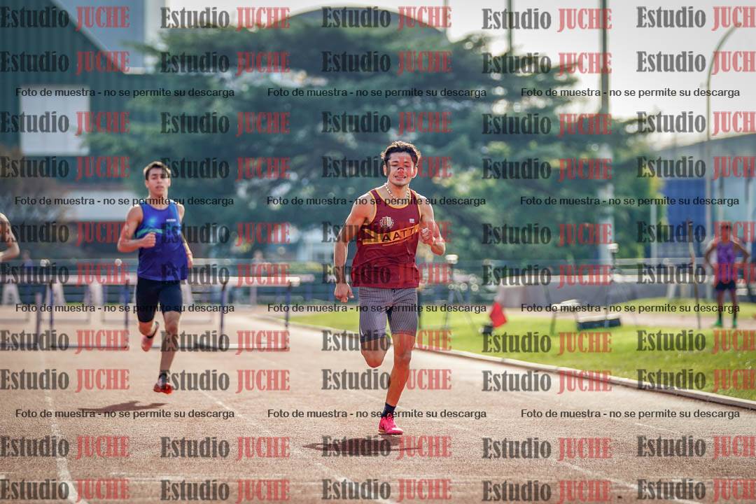 Fotos de los 400 m con vallas de varones