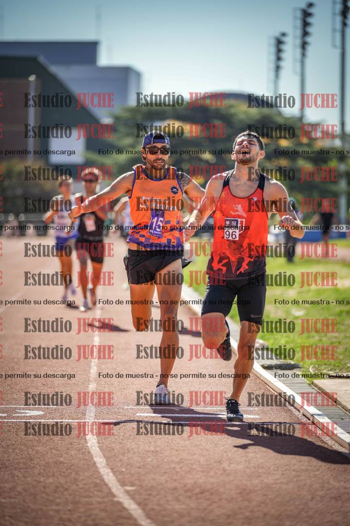 Fotos de los 800 m llanos de varones