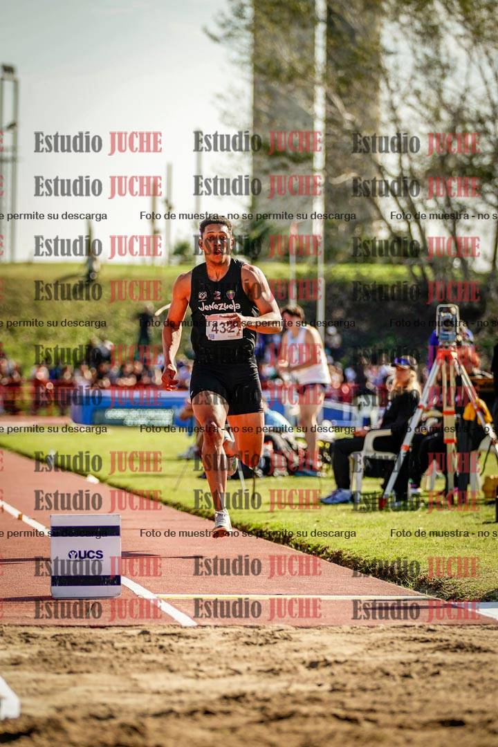 Fotos del salto en largo de varones - deca 2