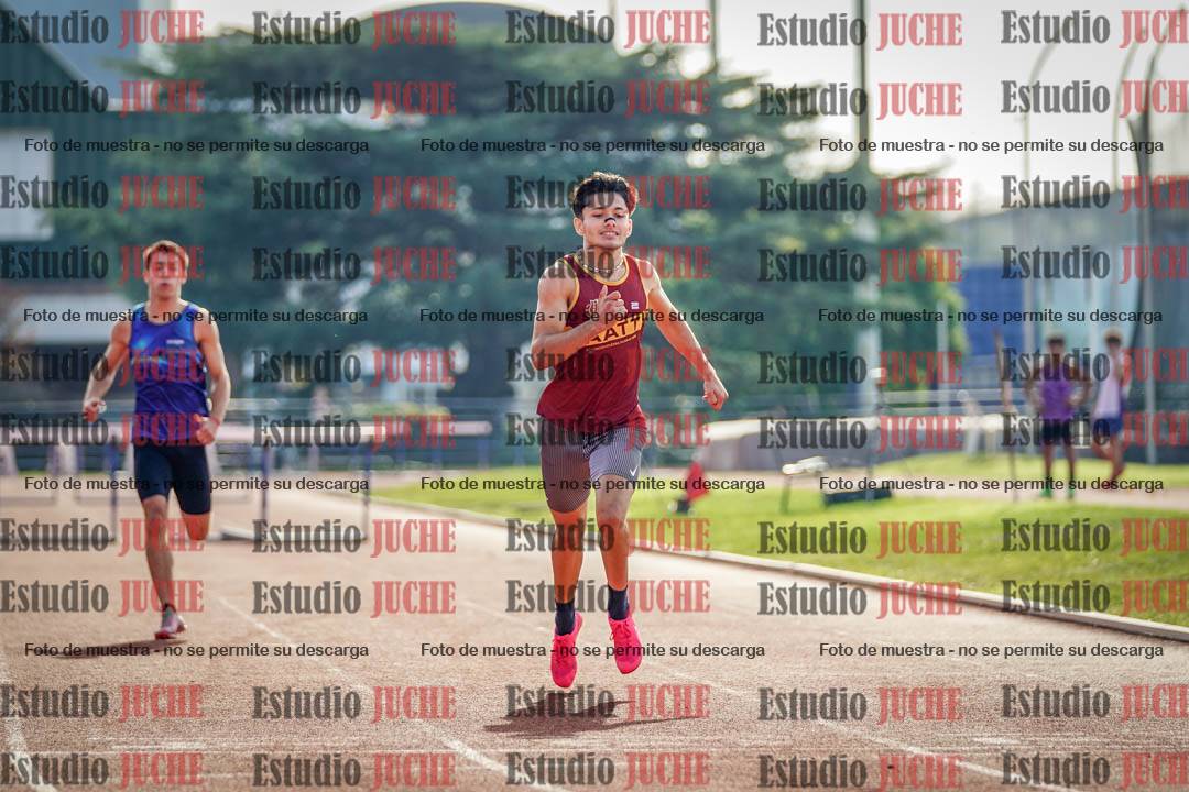 Fotos de los 400 m con vallas de varones