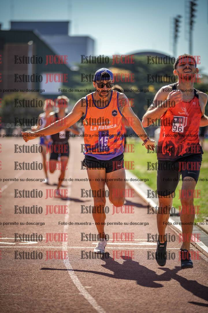 Fotos de los 800 m llanos de varones