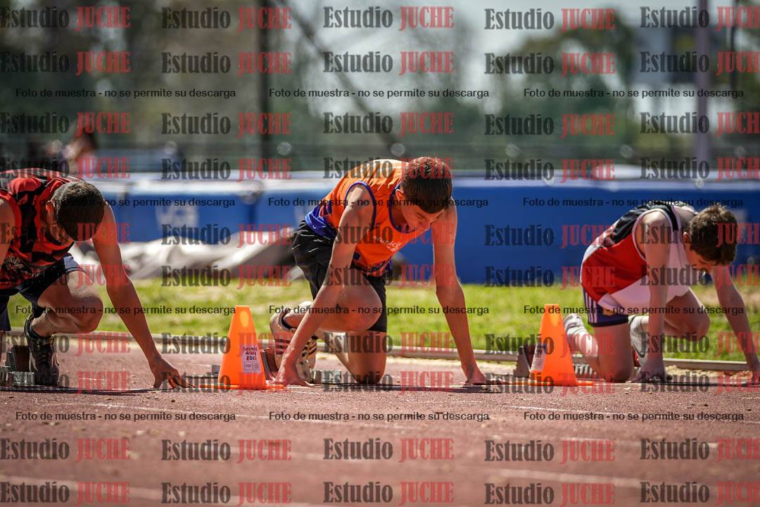 Fotos de los 80 m llanos de varones