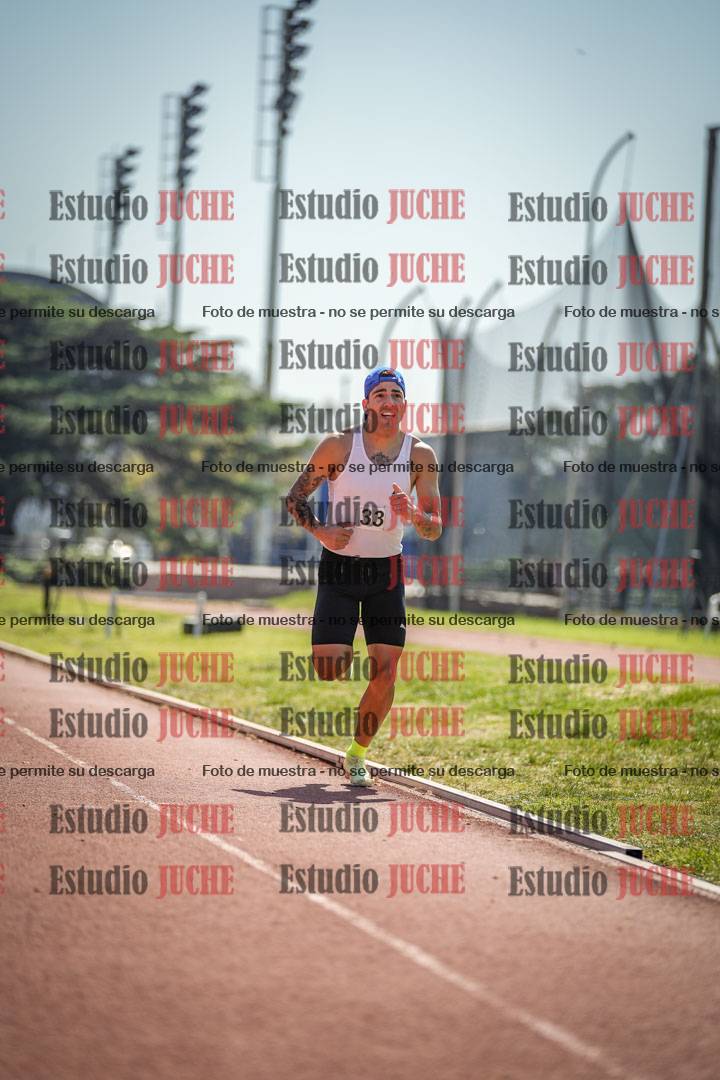 Fotos de los 800 m llanos de varones