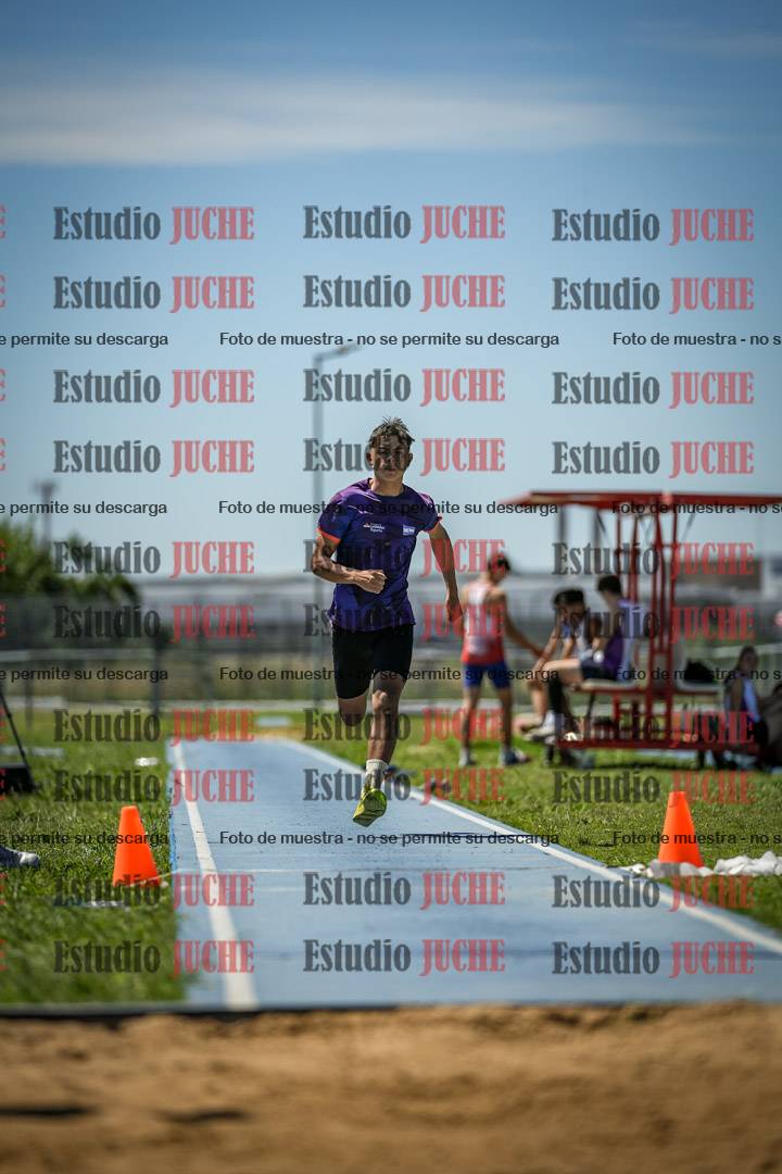 Fotos del salto triple de varones y mujeres - todas las tablas