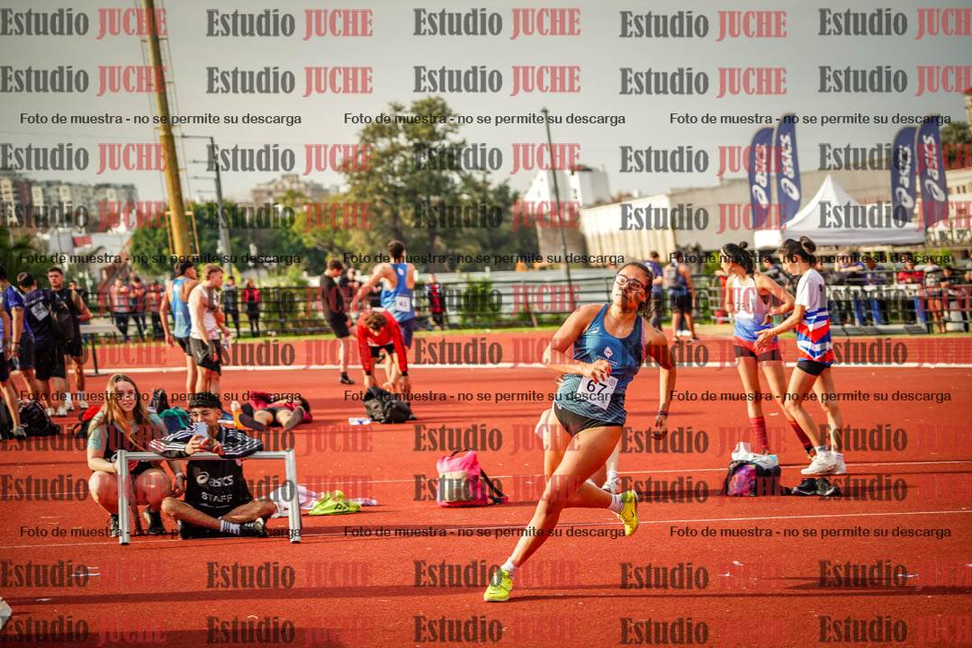 Fotos del salto en alto de mujeres