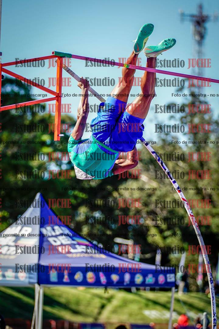Fotos del salto con garrocha de varones - deca 8