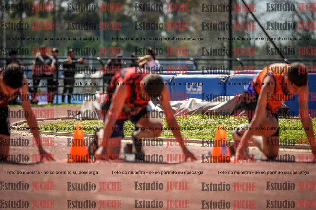Fotos de los 80 m llanos de varones