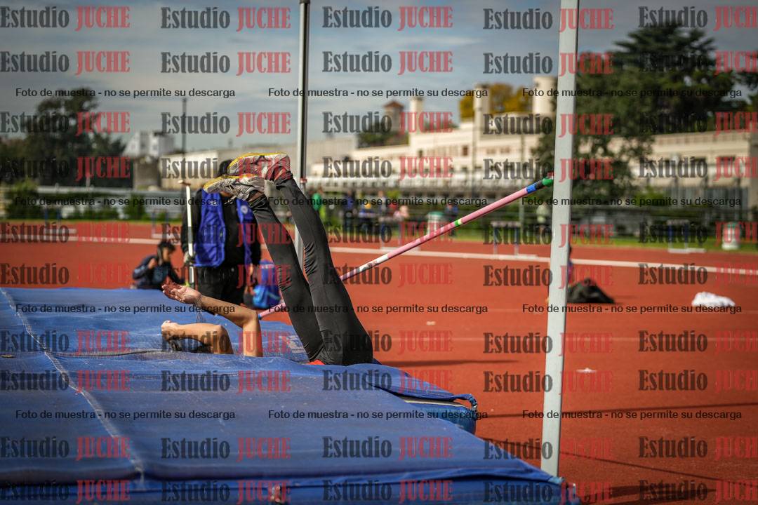 Fotos del salto en alto de mujeres
