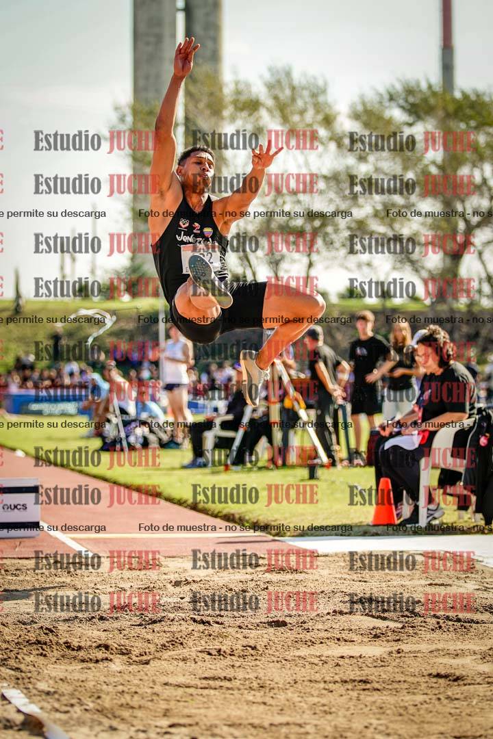 Fotos del salto en largo de varones - deca 2