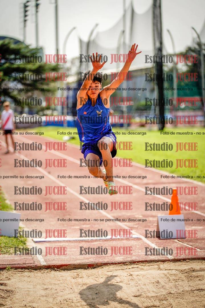Fotos del salto en largo de varones