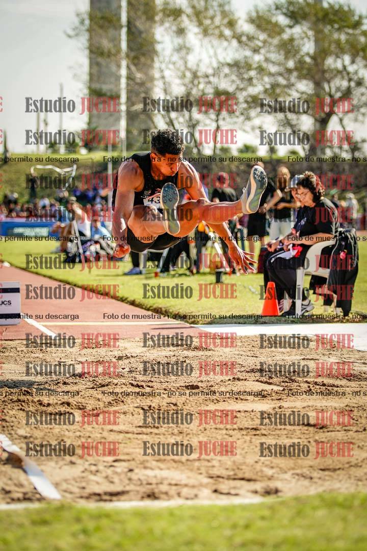 Fotos del salto en largo de varones - deca 2