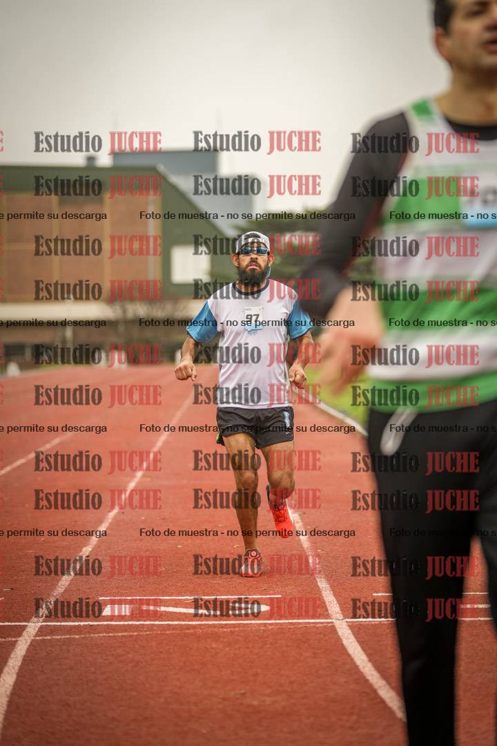 Fotos de los 800 m llanos de varones
