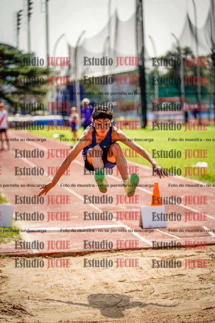 Fotos del salto en largo de varones