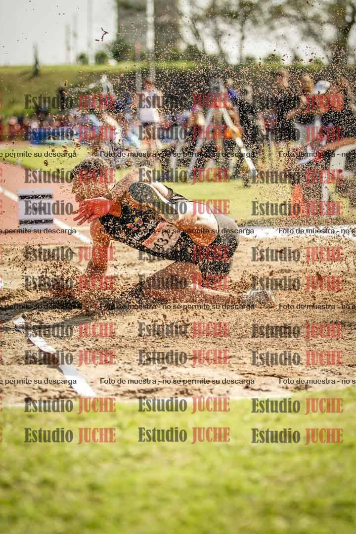 Fotos del salto en largo de varones - deca 2
