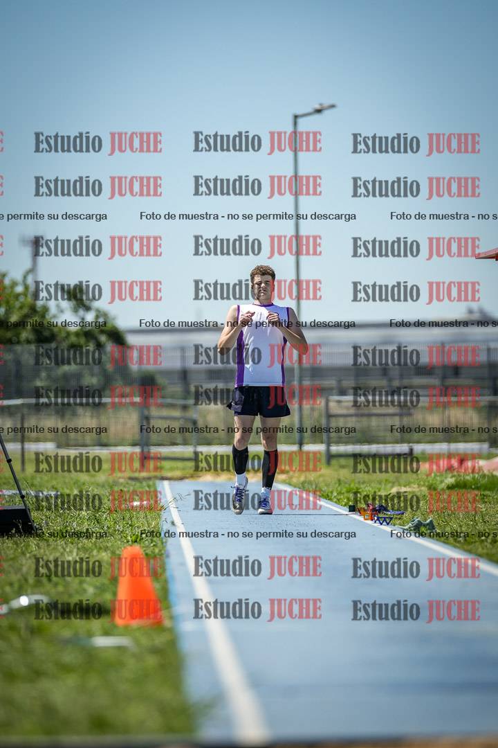 Fotos del salto triple de varones y mujeres - todas las tablas