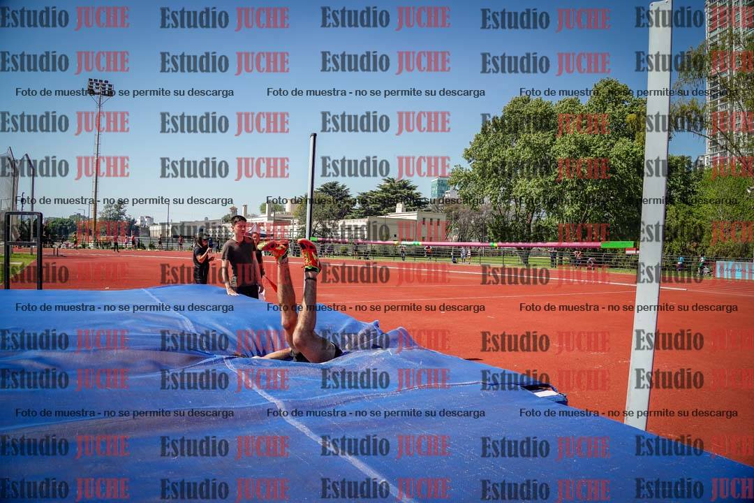Fotos del salto en alto de varones