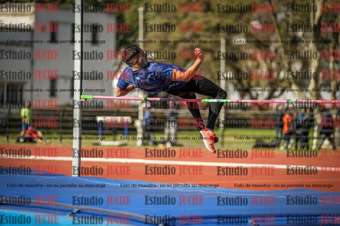 Fotos del salto en alto - todos los grupos