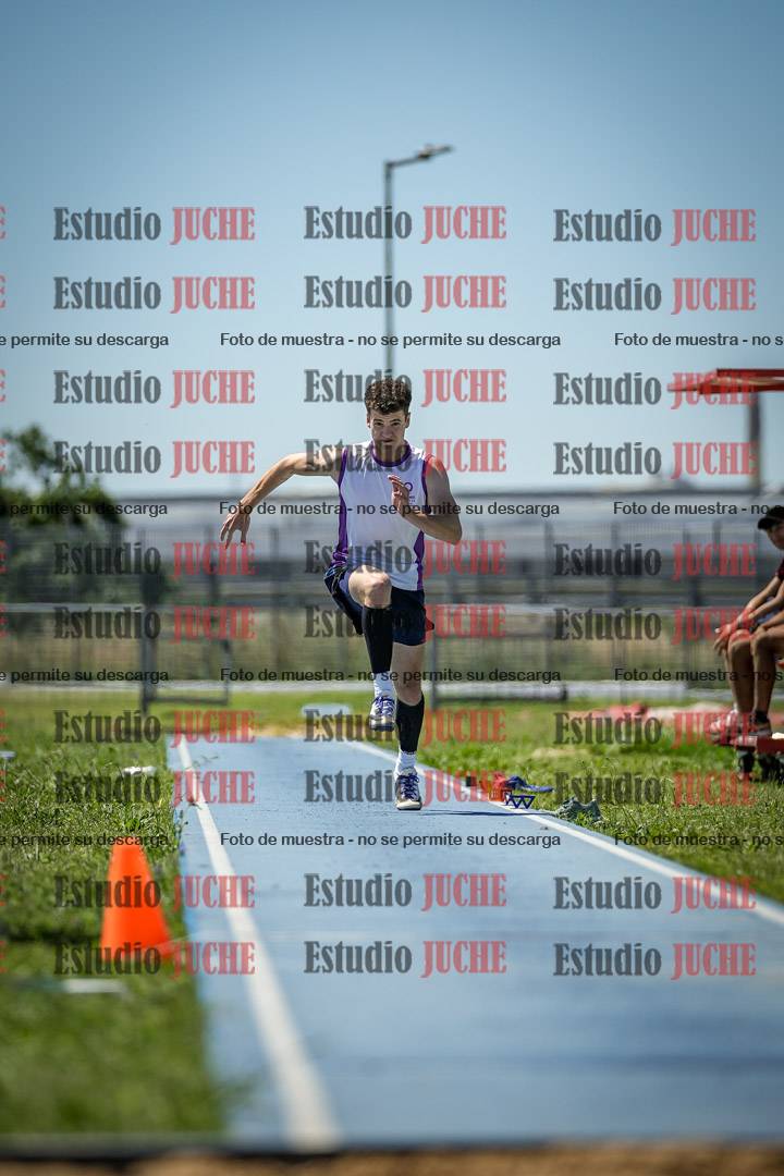Fotos del salto triple de varones y mujeres - todas las tablas