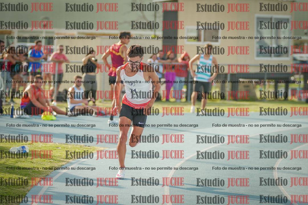 Fotos de los 800 m llanos de varones