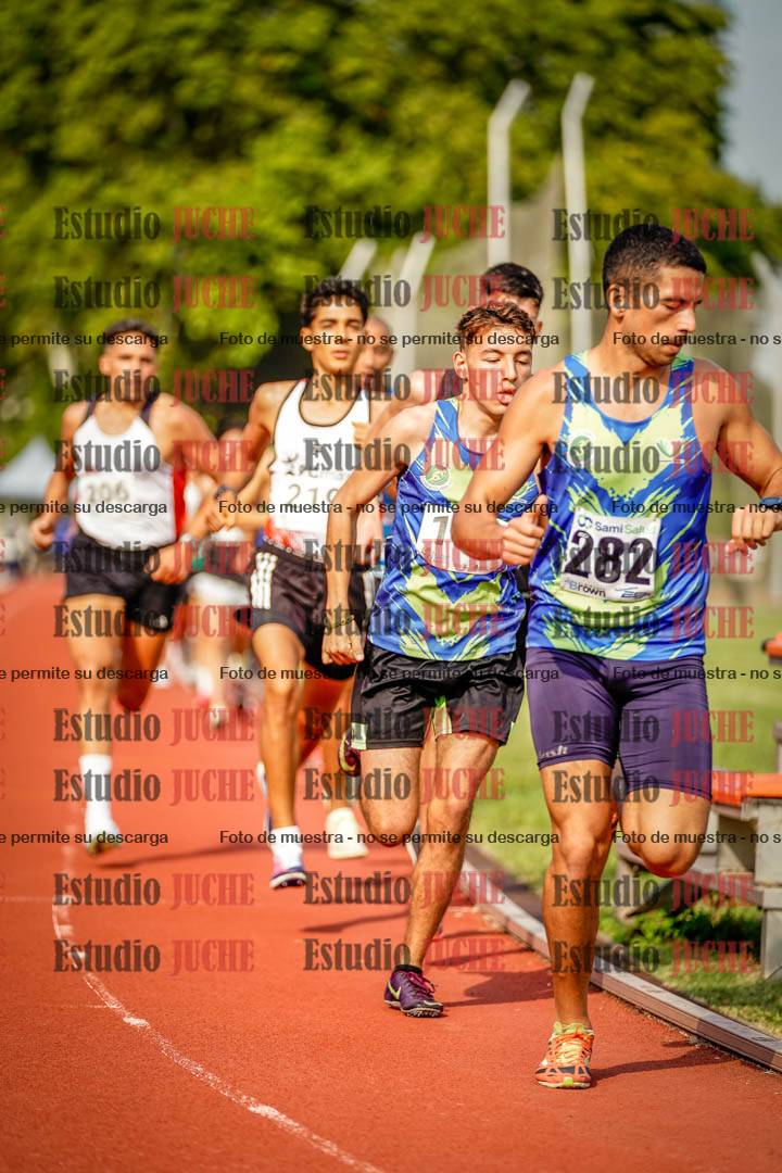 Fotos de los 3000 m llanos de varones