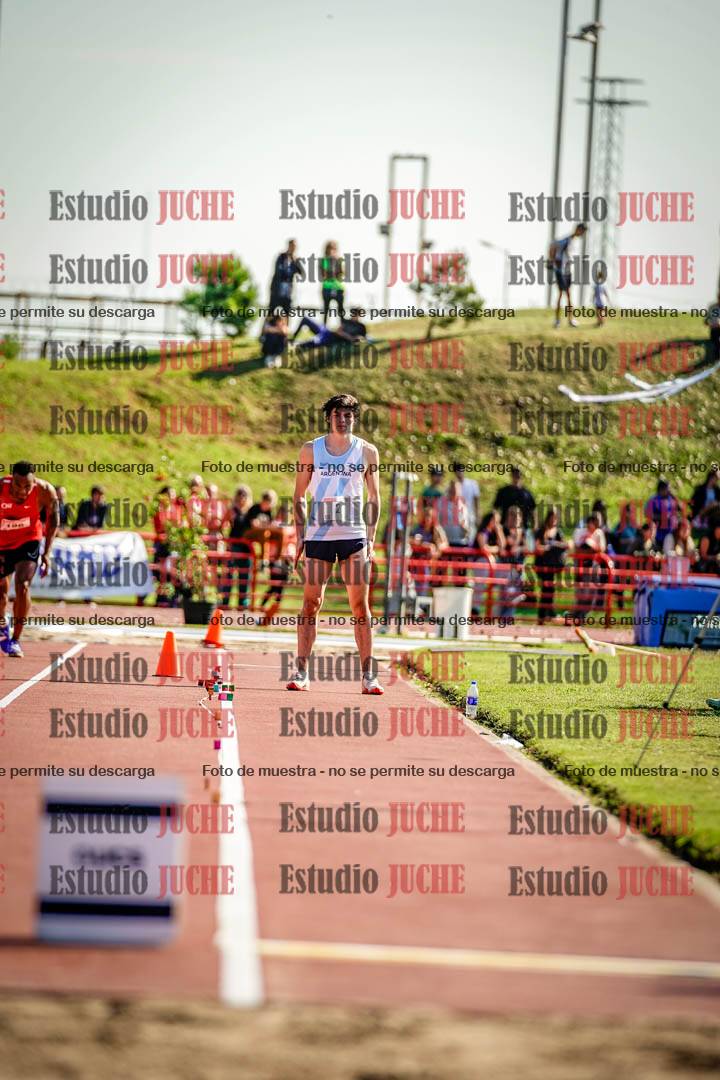 Fotos del salto en largo de varones - deca 2