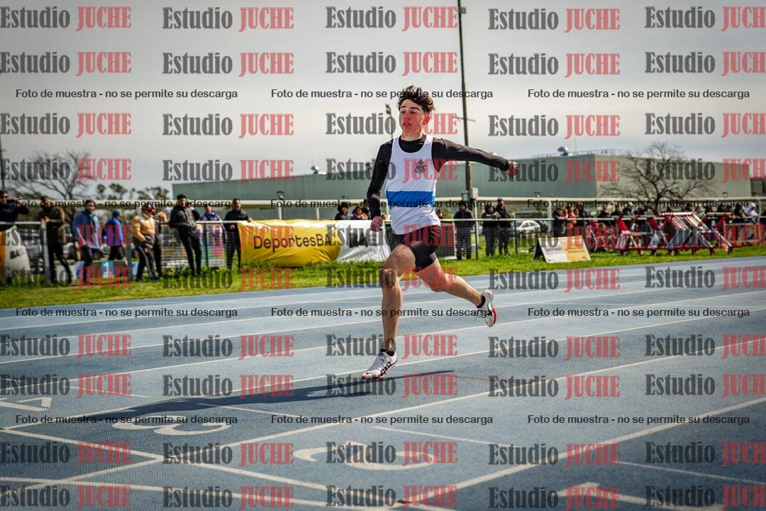 Fotos de los 295 m con vallas de varones - U17