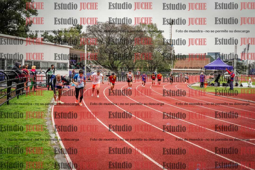 Fotos de los 800 m llanos de varones