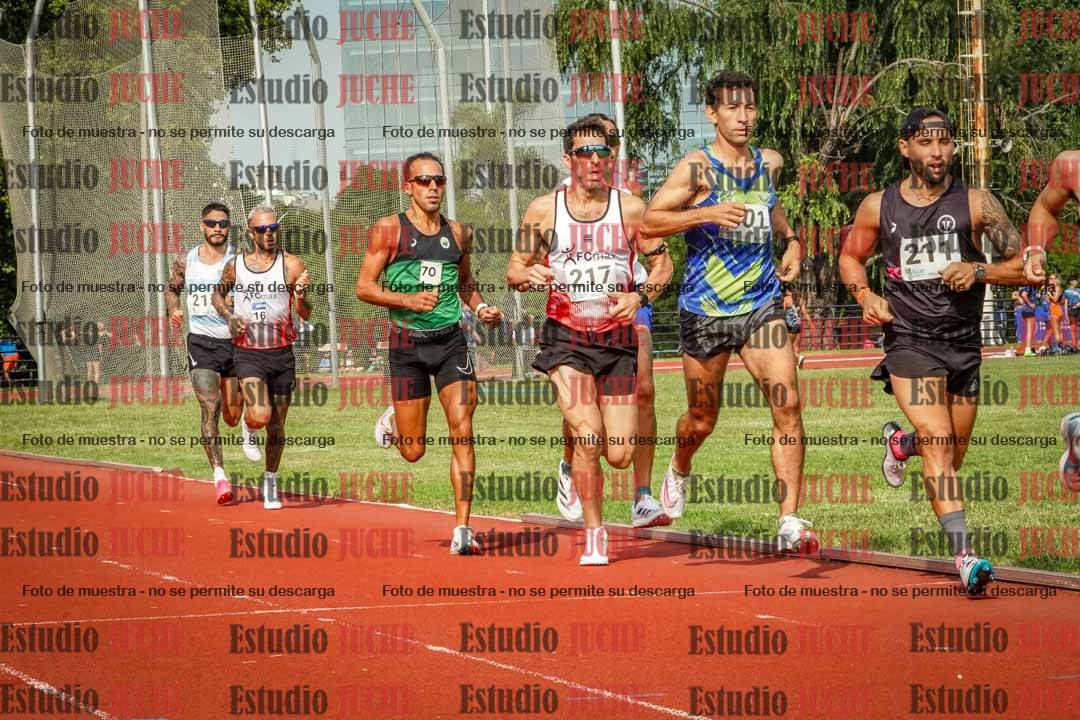 Fotos de los 3000 m llanos de varones