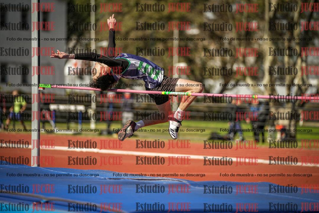 Fotos del salto en alto - todos los grupos