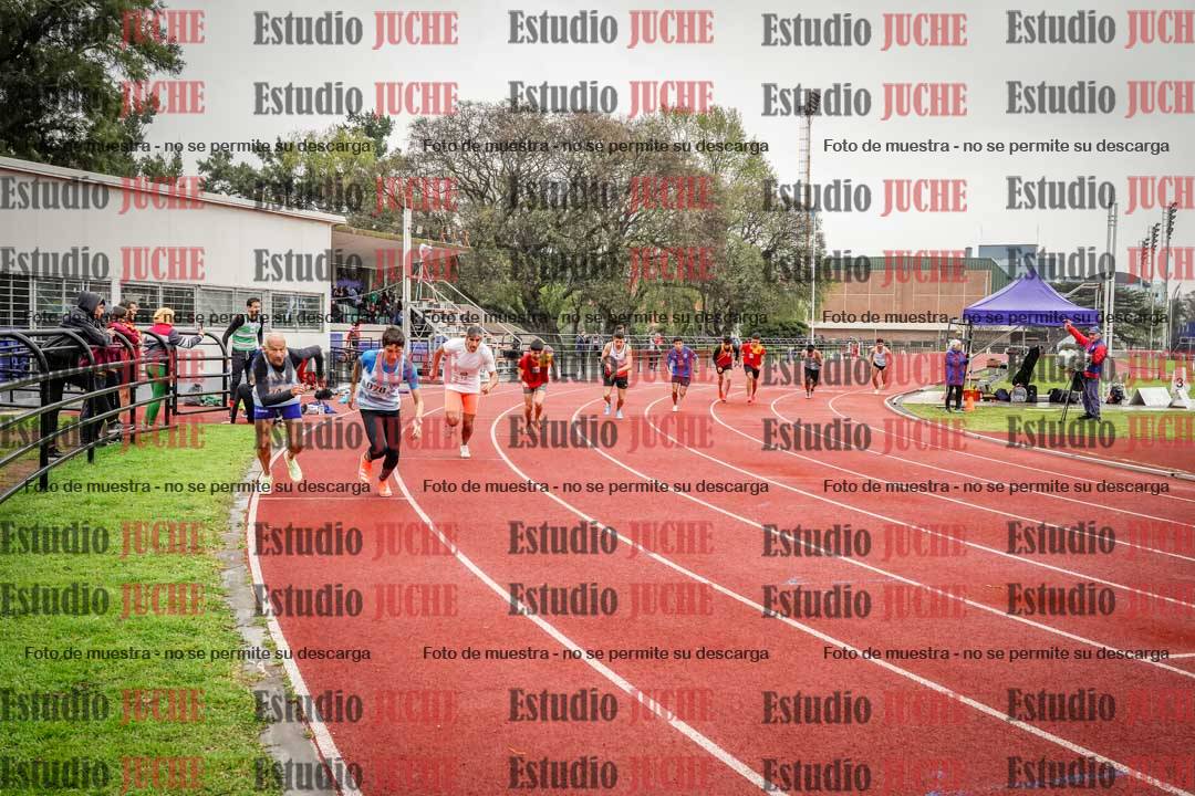 Fotos de los 800 m llanos de varones