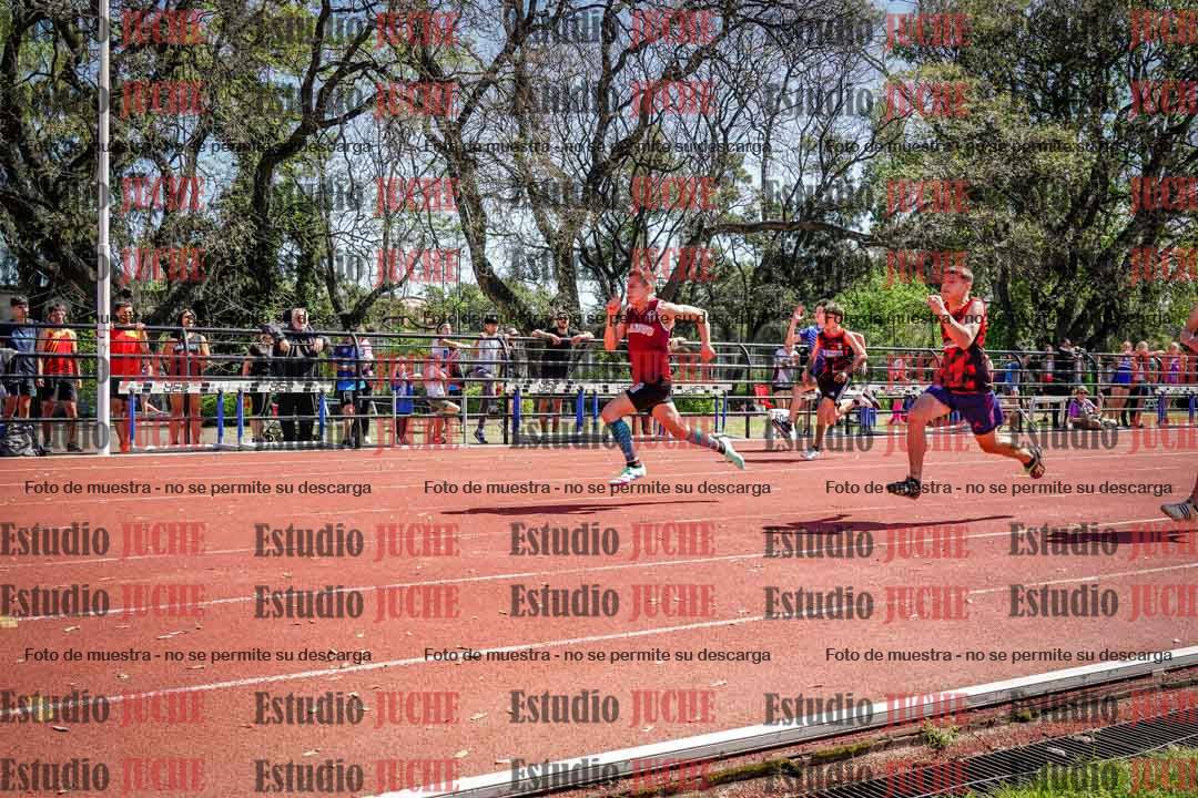 Fotos de los 80 m llanos de varones