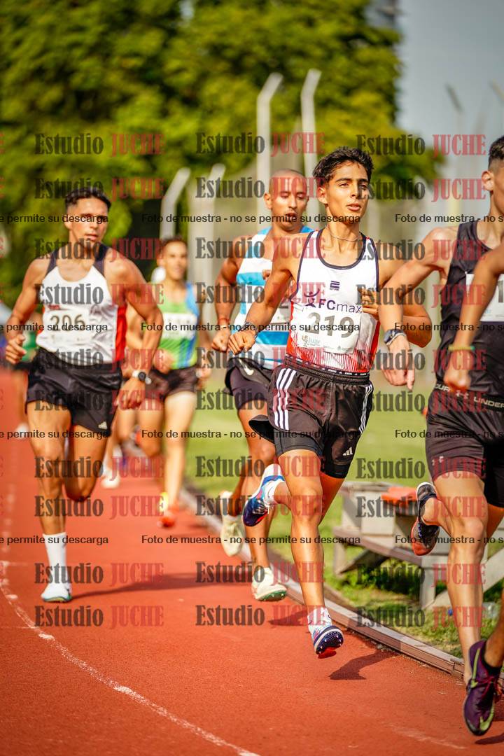 Fotos de los 3000 m llanos de varones