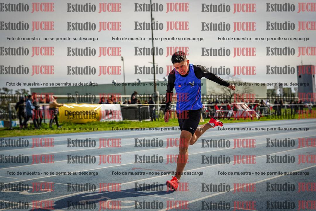 Fotos de los 295 m con vallas de varones - U17