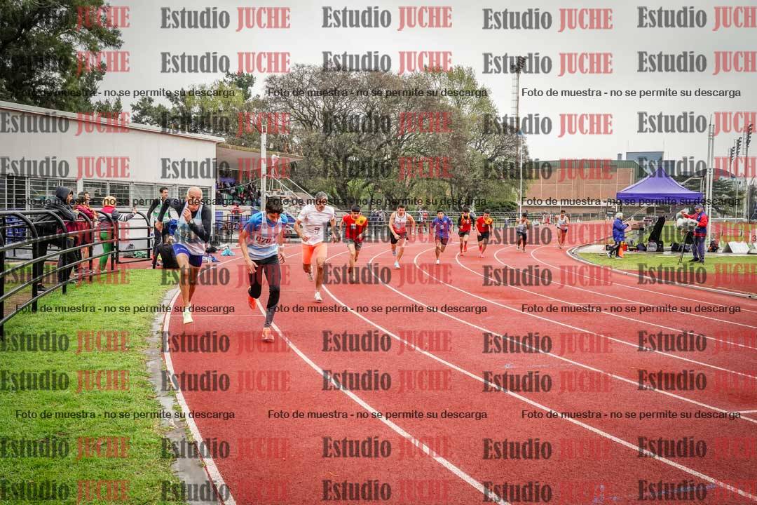 Fotos de los 800 m llanos de varones