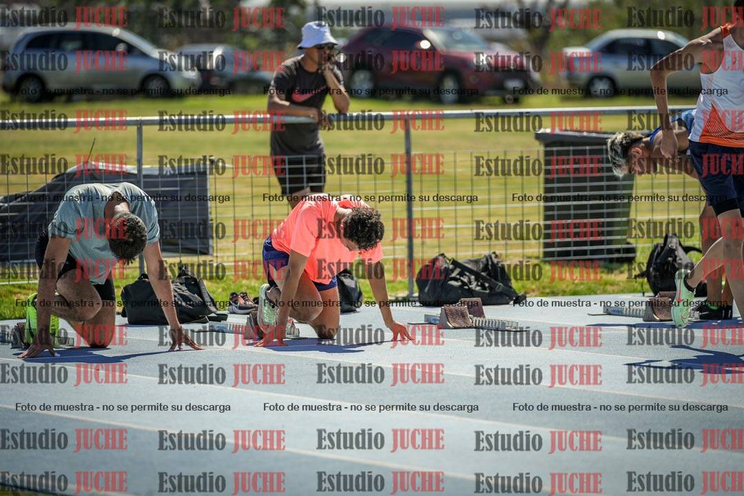 Fotos de los 110 m con vallas de varones - serie 1