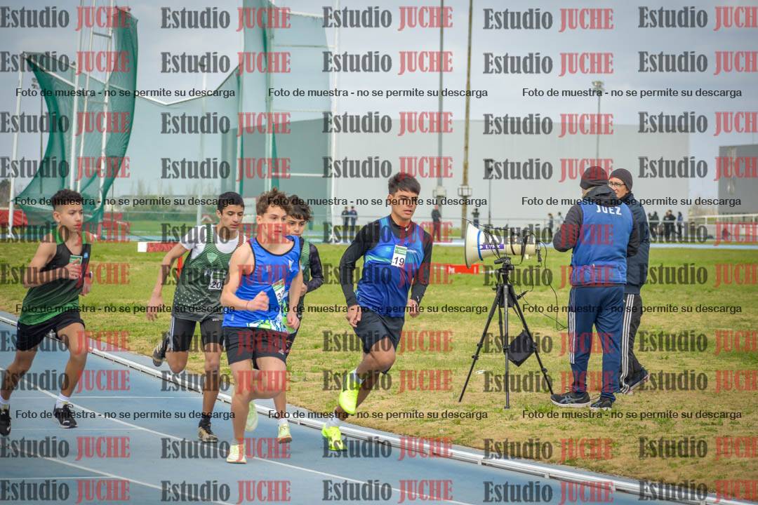 Fotos de los 600 m llanos de varones