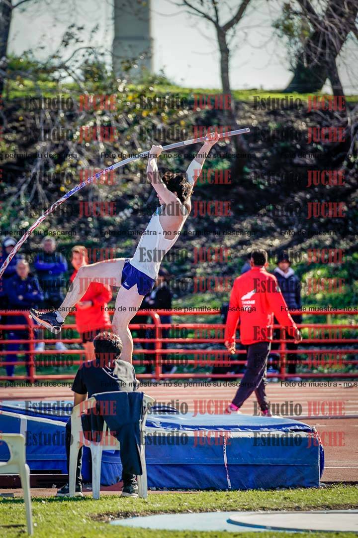Fotos del salto con garrocha de varones - deca 8