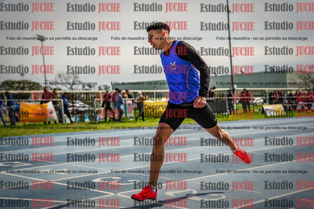 Fotos de los 295 m con vallas de varones - U17