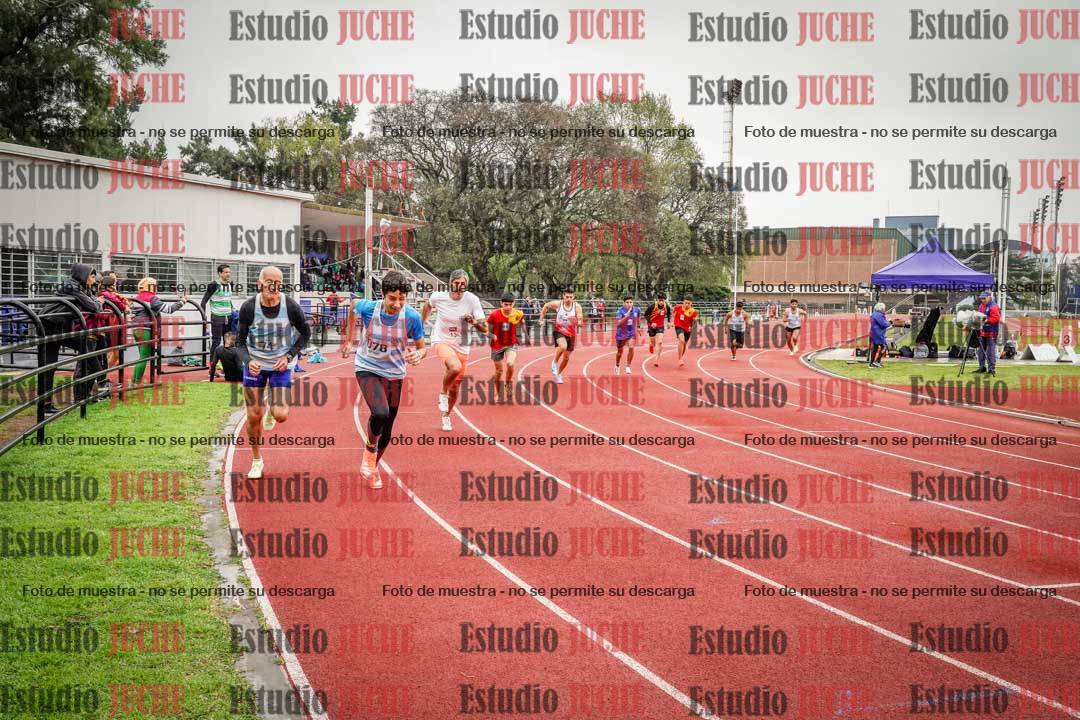 Fotos de los 800 m llanos de varones