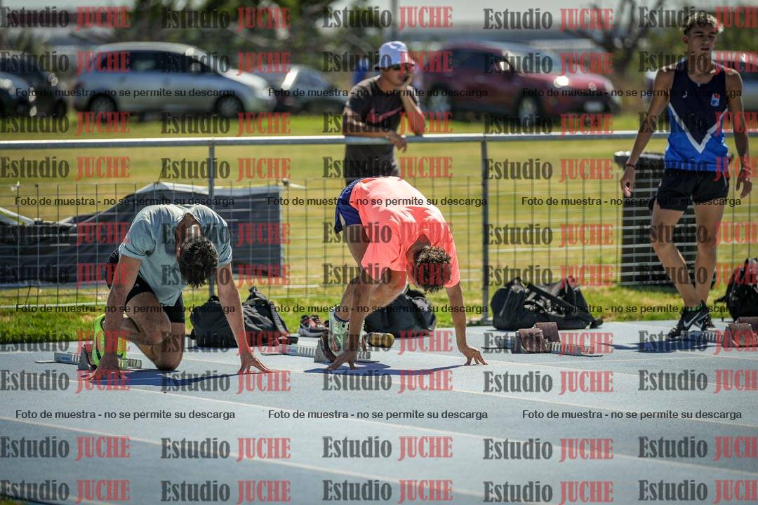 Fotos de los 110 m con vallas de varones - serie 1