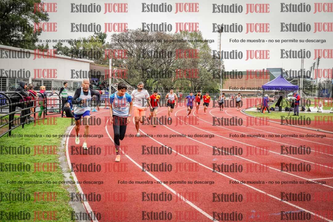 Fotos de los 800 m llanos de varones