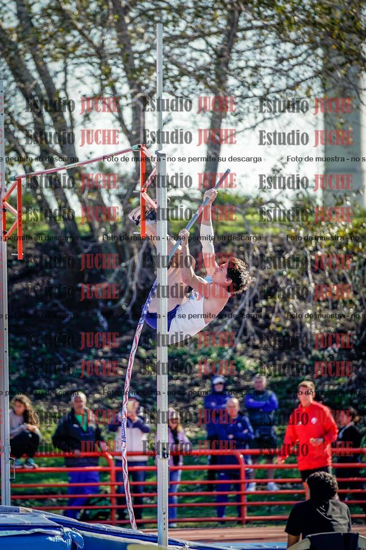 Fotos del salto con garrocha de varones - deca 8