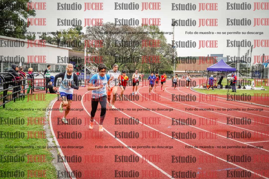 Fotos de los 800 m llanos de varones