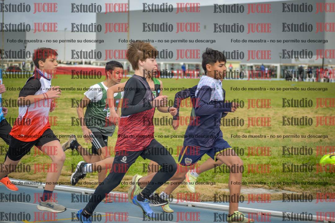 Fotos de los 600 m llanos de varones