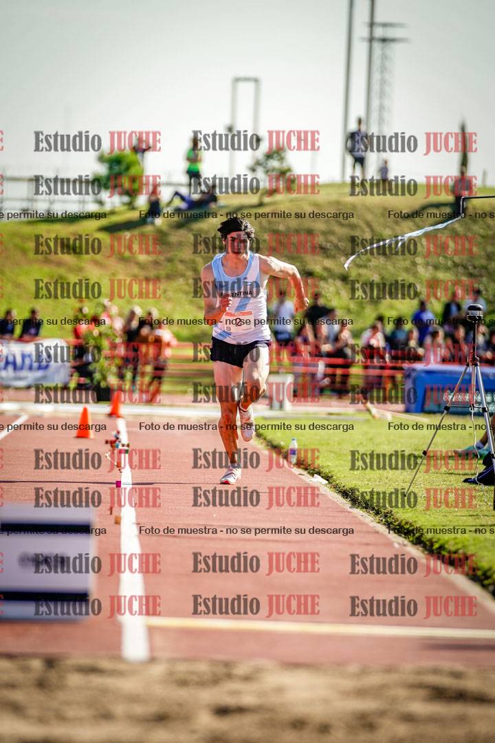 Fotos del salto en largo de varones - deca 2
