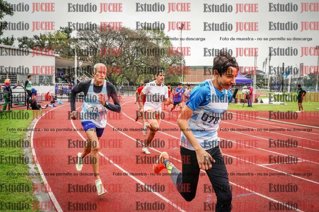 Fotos de los 800 m llanos de varones