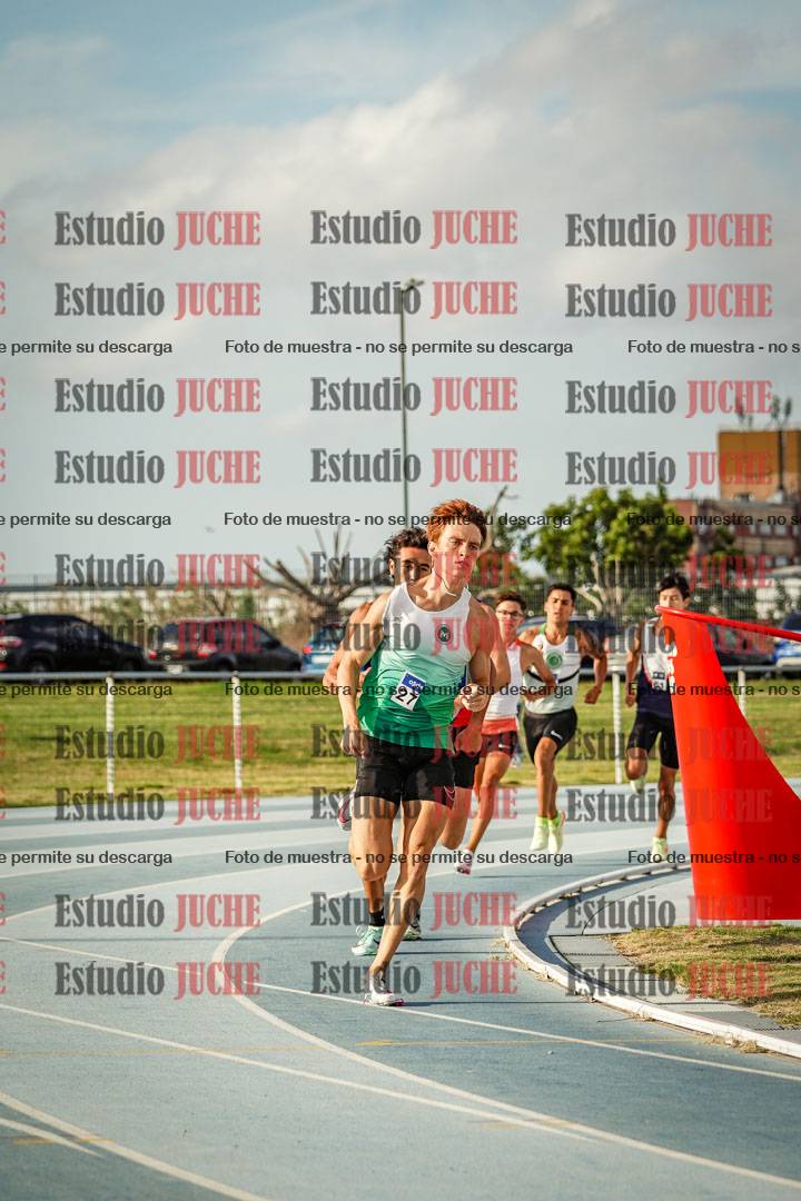 Fotos de los 800 m llanos de varones