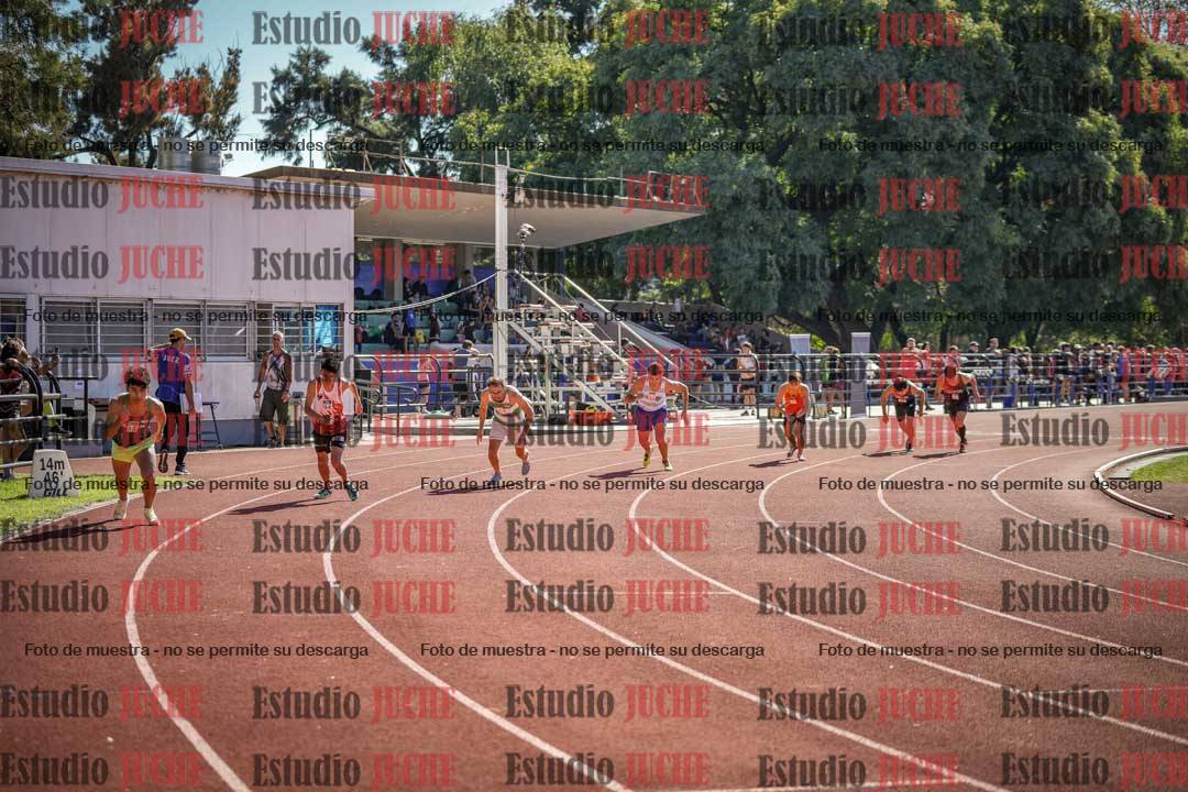 Fotos de los 800 m llanos de varones